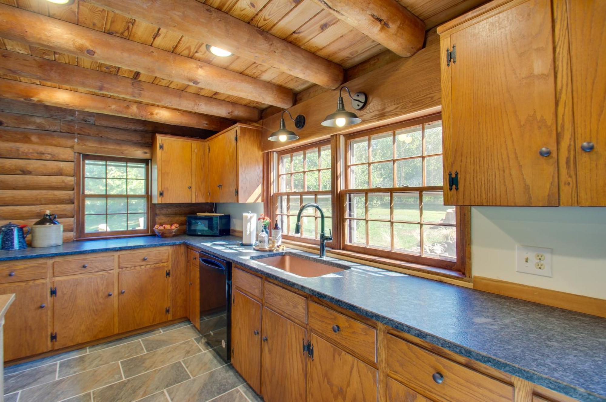 Cozy Log Cabin Getaway With Fire Pit And 3 Acres! Ruckersville Zewnętrze zdjęcie