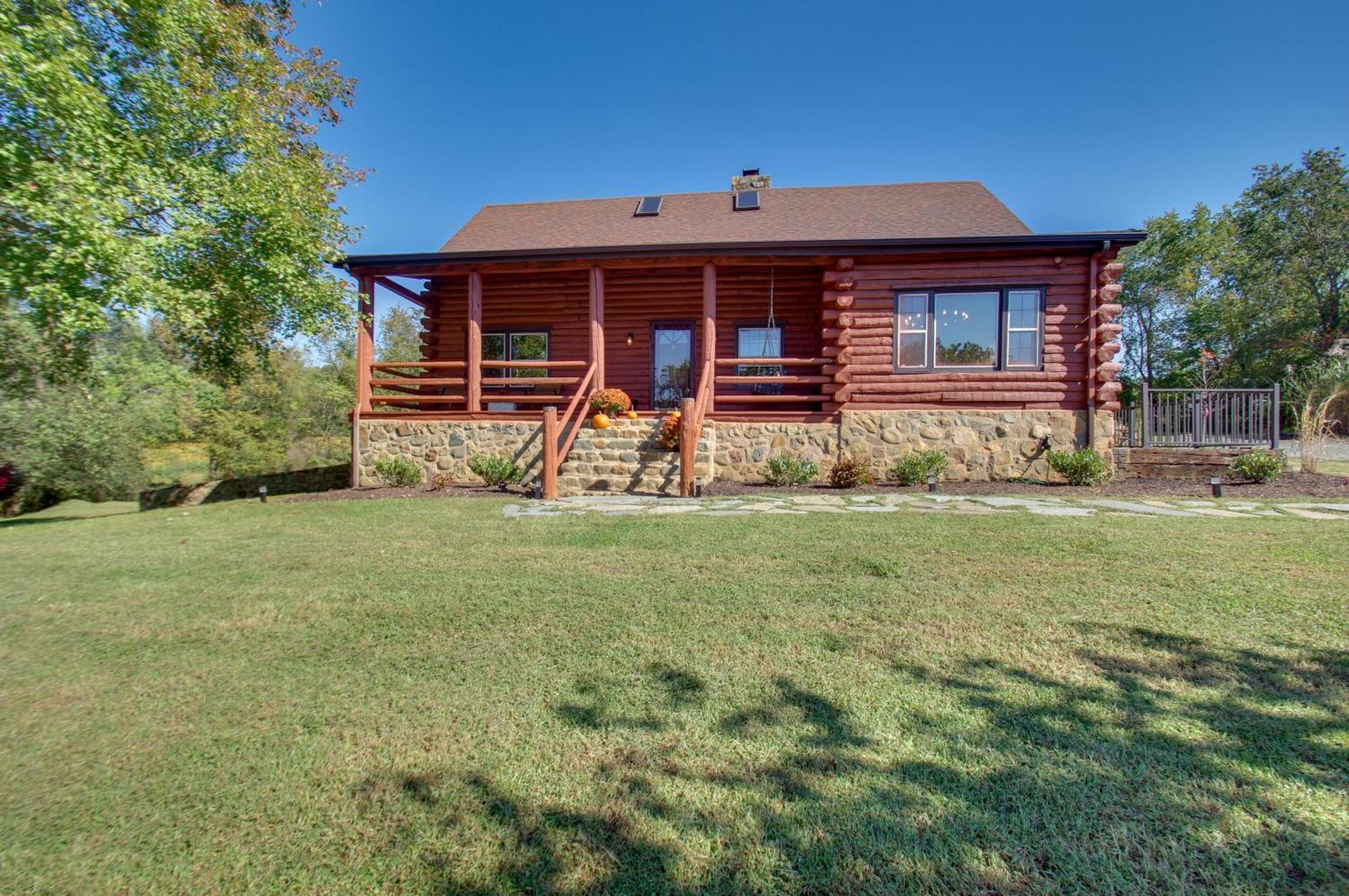 Cozy Log Cabin Getaway With Fire Pit And 3 Acres! Ruckersville Zewnętrze zdjęcie